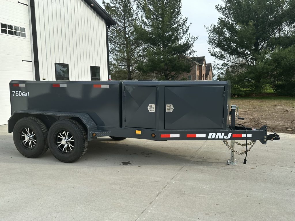 2025 DNJ Deluxe 550 Gallon Fuel Trailer